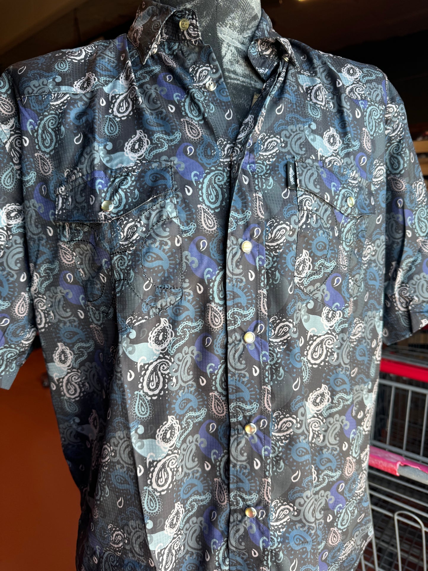 "SOL" BLACK/PAISLEY SHORT SLEEVE PEARL SNAP SHIRT