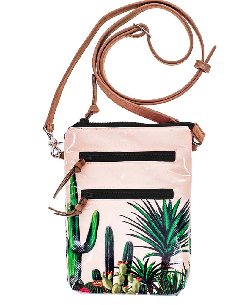 "TERILINGUA" CREAM/GREEN CACTUS LANDSCAPE CROSSBODY PURSE