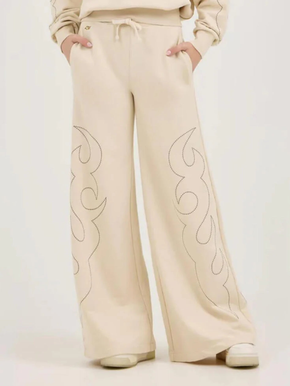 Wrangler X Lainey Wilson Womens Cowboy Sweatpants Cream - 112375657