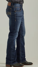 Load image into Gallery viewer, Wrangler Rock 47 Denim Jeans (dark wash)
