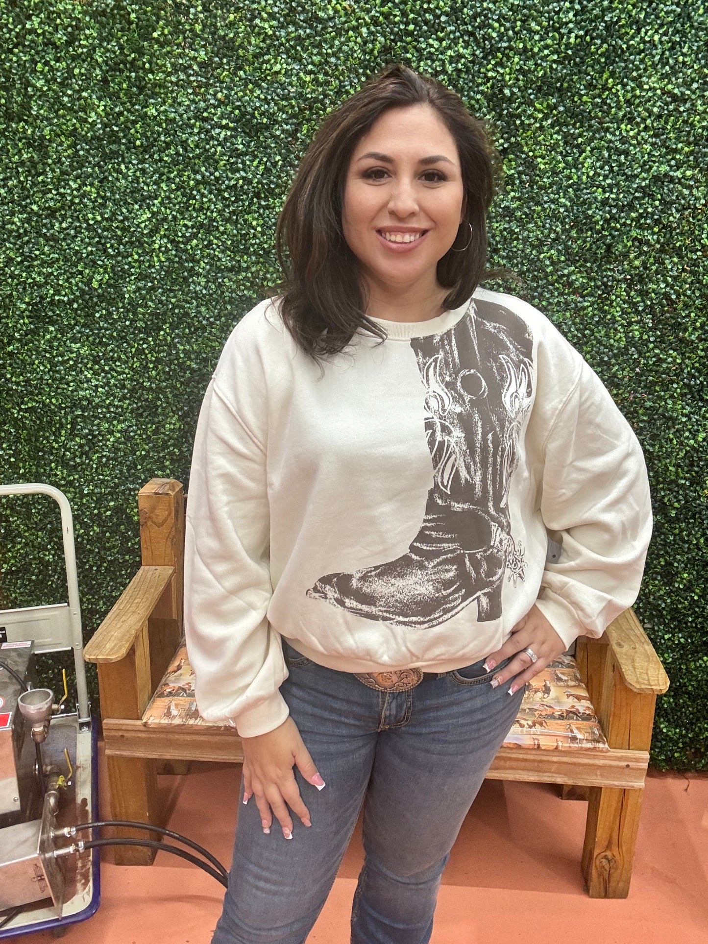 WOMEN'S WRANGLER BOOT GRAPHIC PULLOVER