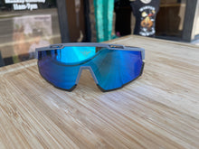 Load image into Gallery viewer, Roughhand &#39;Breacher Blue&#39; Sunglasses
