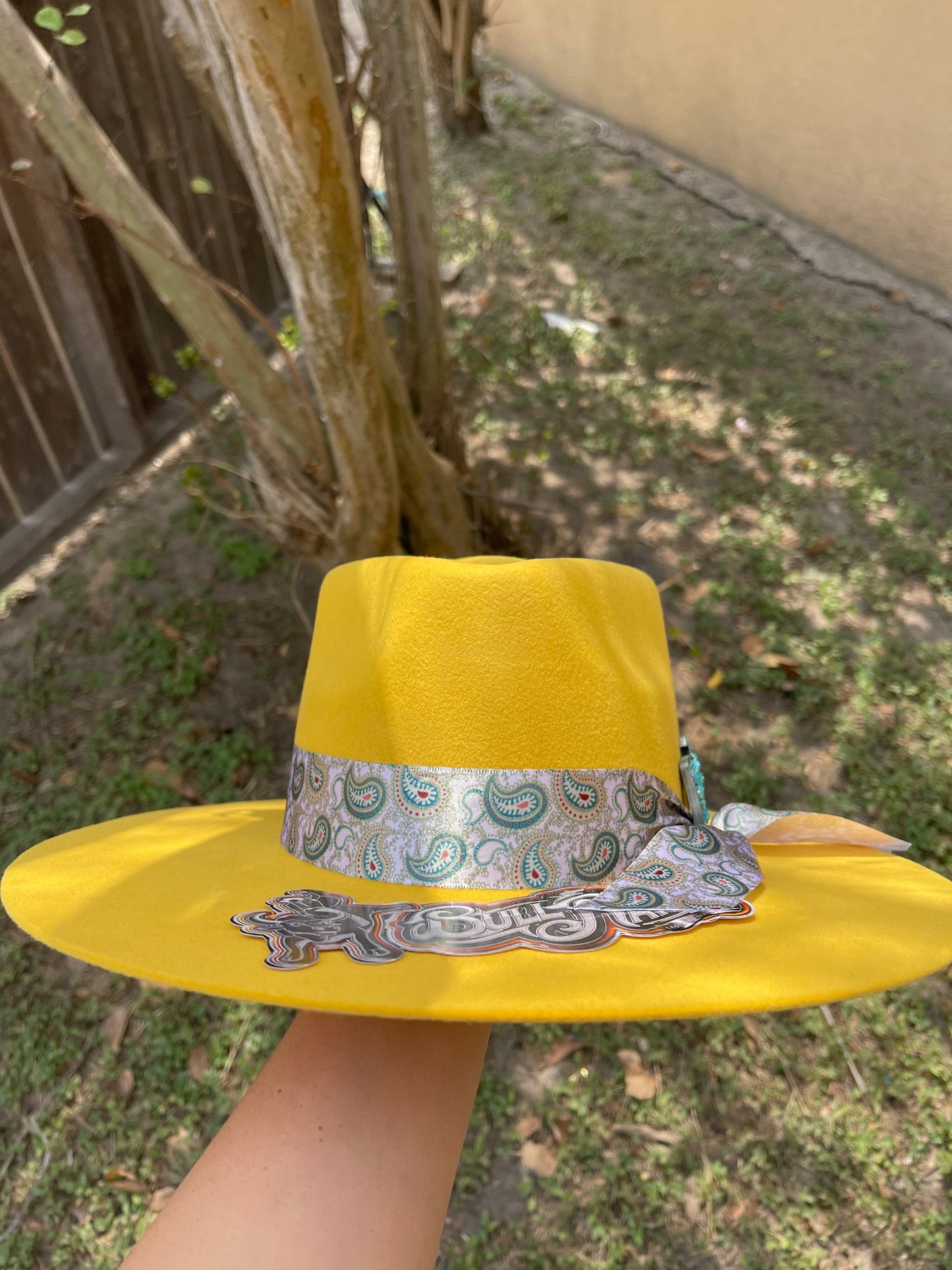 ð€ Gypsy Yellow Arrow Hat