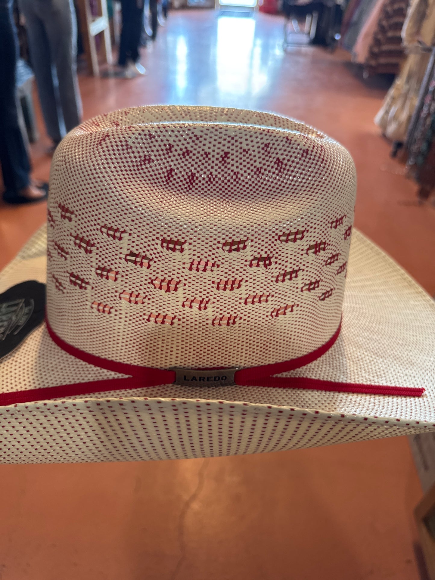 Laredo El Rojo cowboy hat
