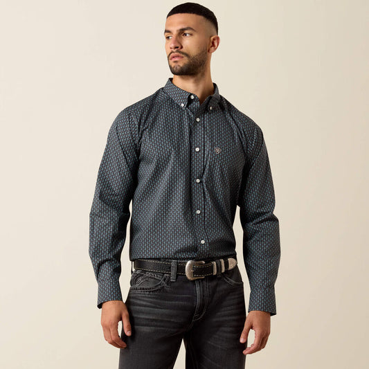 Ariat Men’s Wrinkle Free Barnaby Classic Fit Long-Sleeve Shirt Phantom Paisley Print 🤠