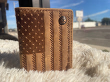 Load image into Gallery viewer, Hooey Liberty Roper Tan Trifold Wallet
