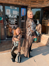 Load image into Gallery viewer, Black &amp; Gold Sequin Duster
