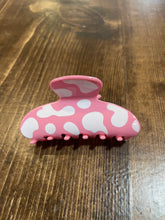 Load image into Gallery viewer, Jumbo Animal Print Hair Claw Clip
