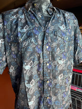 Load image into Gallery viewer, &quot;SOL&quot; BLACK/PAISLEY SHORT SLEEVE PEARL SNAP SHIRT
