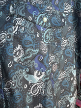 Load image into Gallery viewer, &quot;SOL&quot; BLACK/PAISLEY SHORT SLEEVE PEARL SNAP SHIRT
