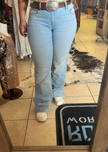 Load image into Gallery viewer, Wrangler Retro Women&#39;s Light Blue Trousers
