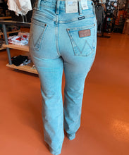 Load image into Gallery viewer, Wrangler Retro Women&#39;s Florence Bailey Light Wash High Rise Trouser
