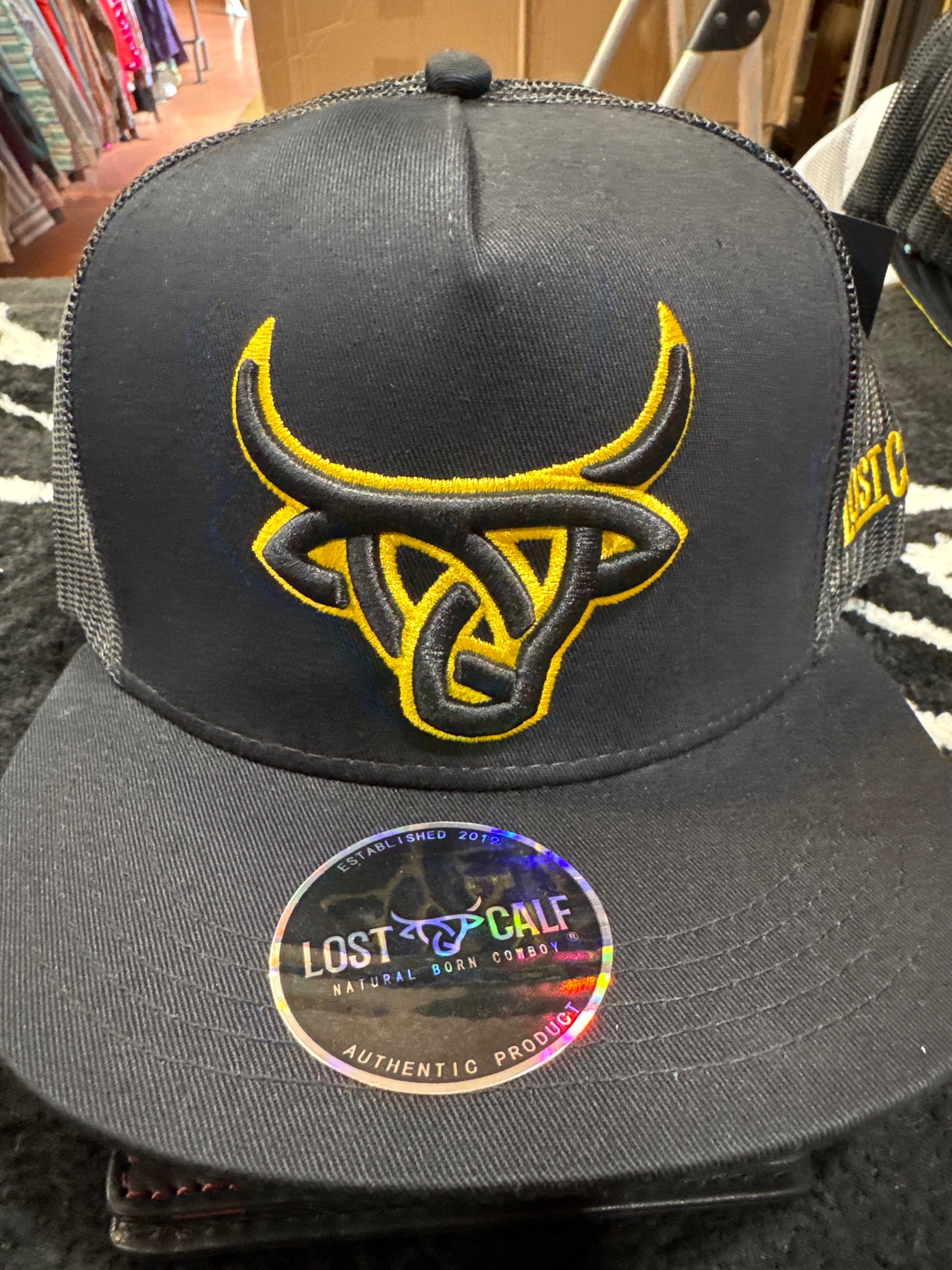 Lost Calf black with gold 🧢