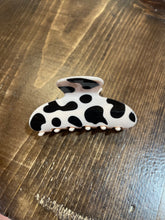 Load image into Gallery viewer, Jumbo Animal Print Hair Claw Clip
