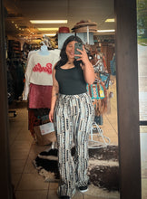 Load image into Gallery viewer, Rock &amp; Roll REVERSIBLE Button Aztec Black Flare
