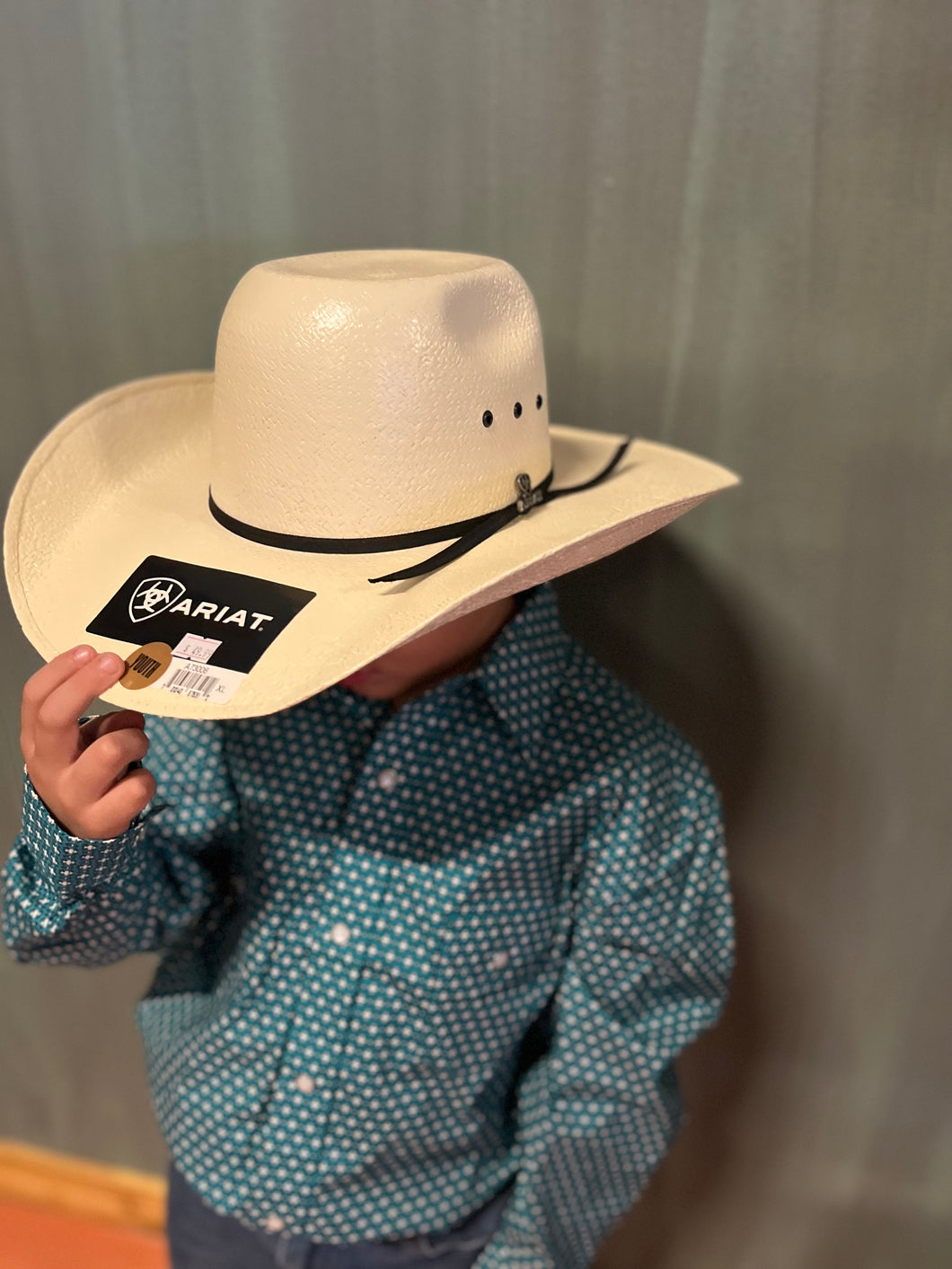 🤠YOUTH Ariat Straw Hat W/ Black Hat Band