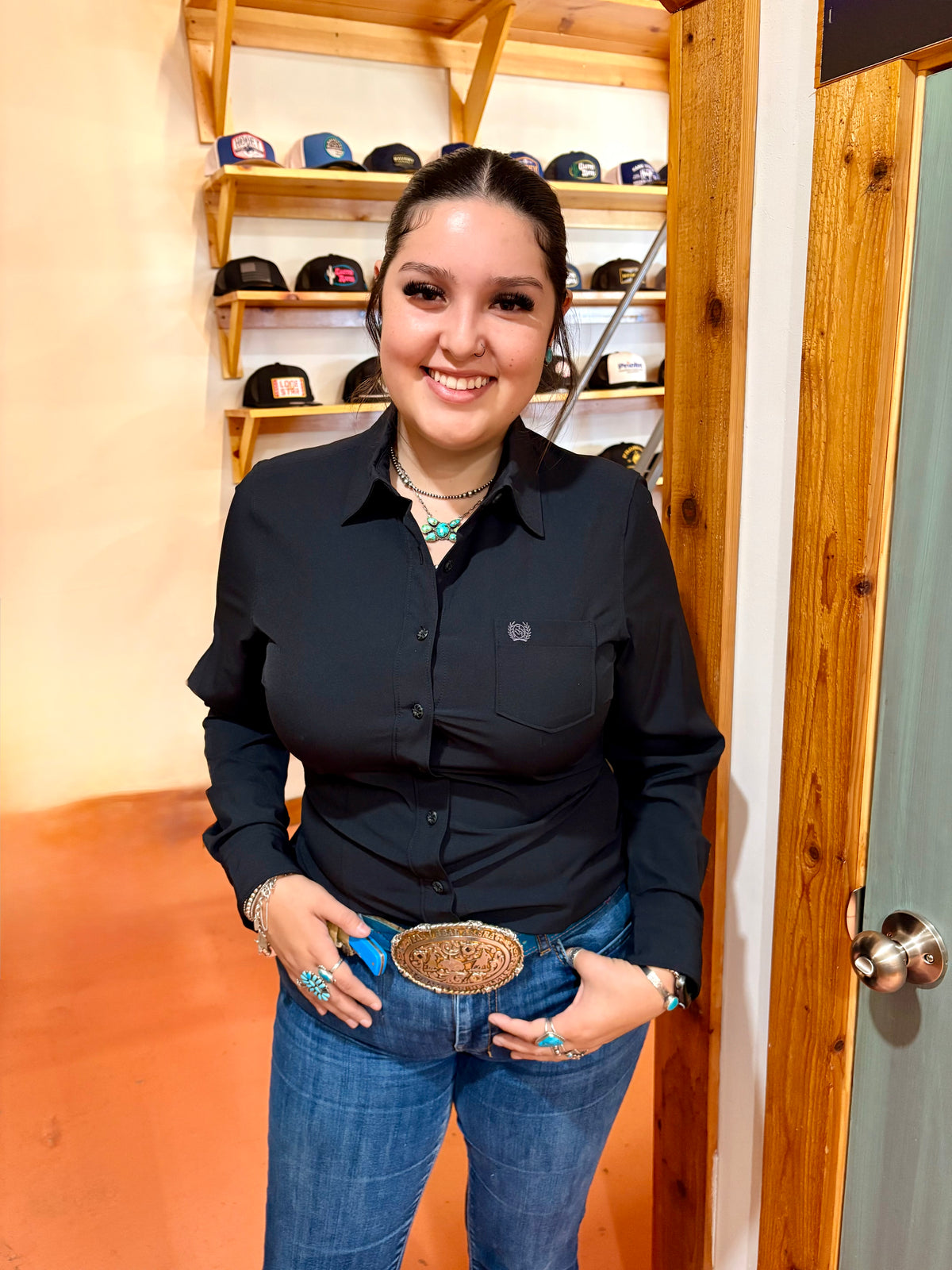 Cinch Women’s Black ArenaFlex Longsleeve 🤠