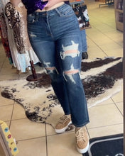 Load image into Gallery viewer, Judy Blue Mid Rise Crop Leg Straight
