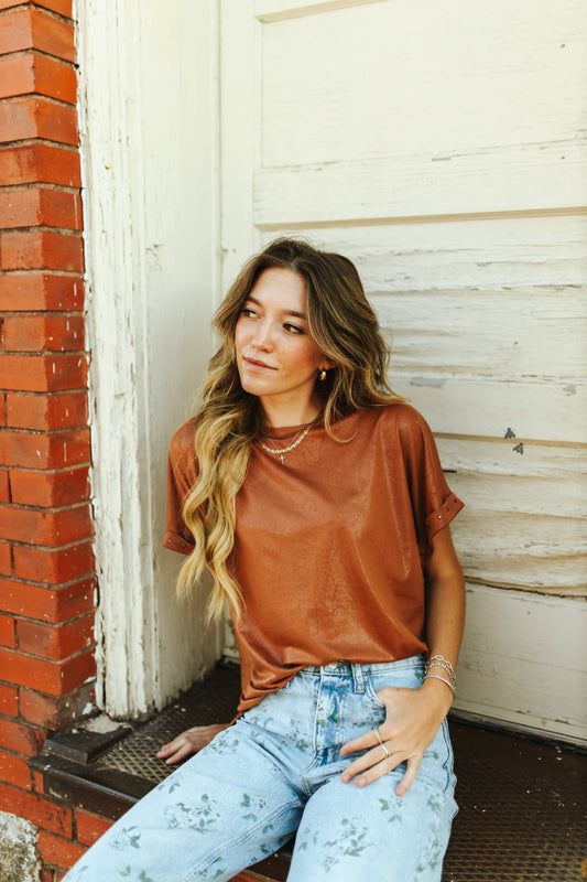 Luxy Bucks Top- Tan