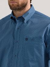 Load image into Gallery viewer, Wrangler Men&#39;s Deep Blue Hexagon L/s

