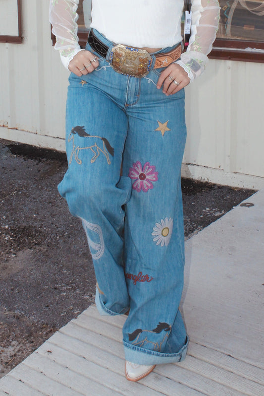 Wrangler Lainey Wilson Embroidered Cheeky Jeans✅