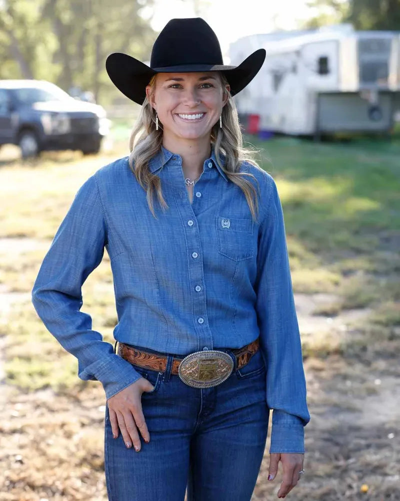 Cinch Women's Chambray Long Sleeve Button-Down Western Shirt 🤠