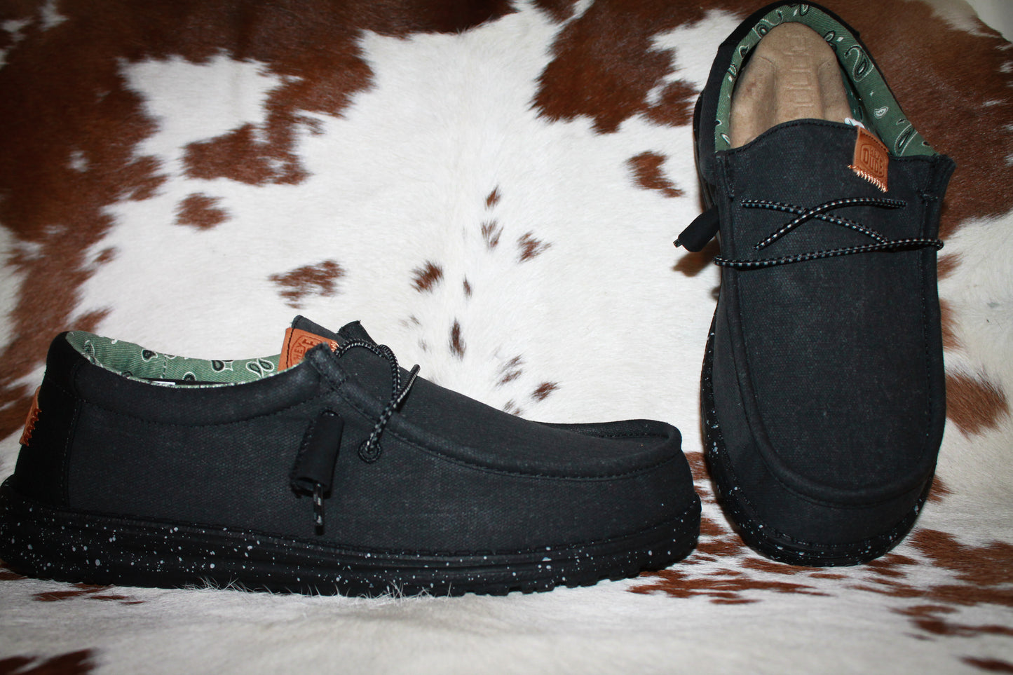 Wally Washed Canvas Black/Black Hey Dudes