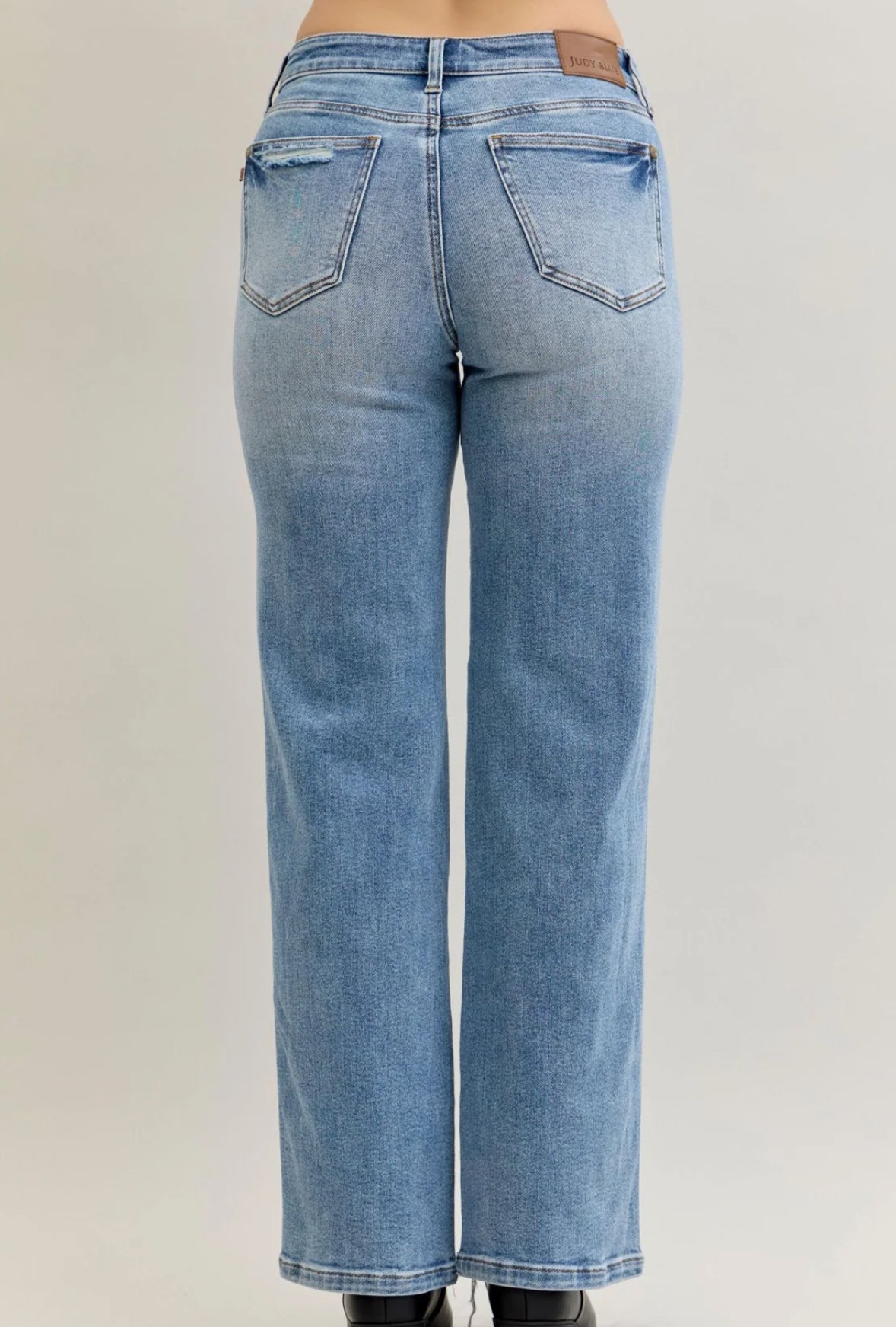 Judy Blue Mid Rise Rigid Magic Destroy Straight