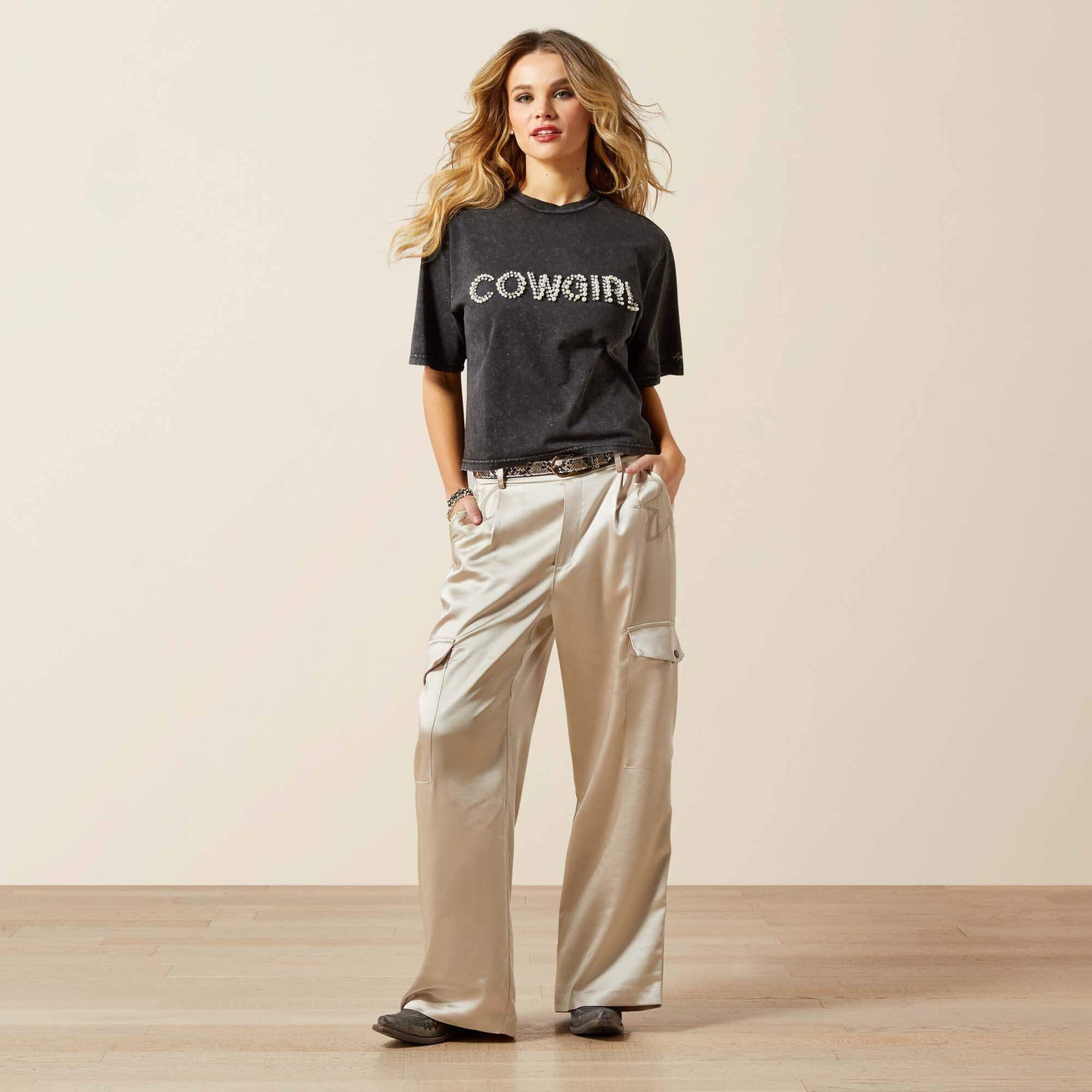 ARIAT PEARL TEE WASHED BLACK - LADIES TEE - 10065990