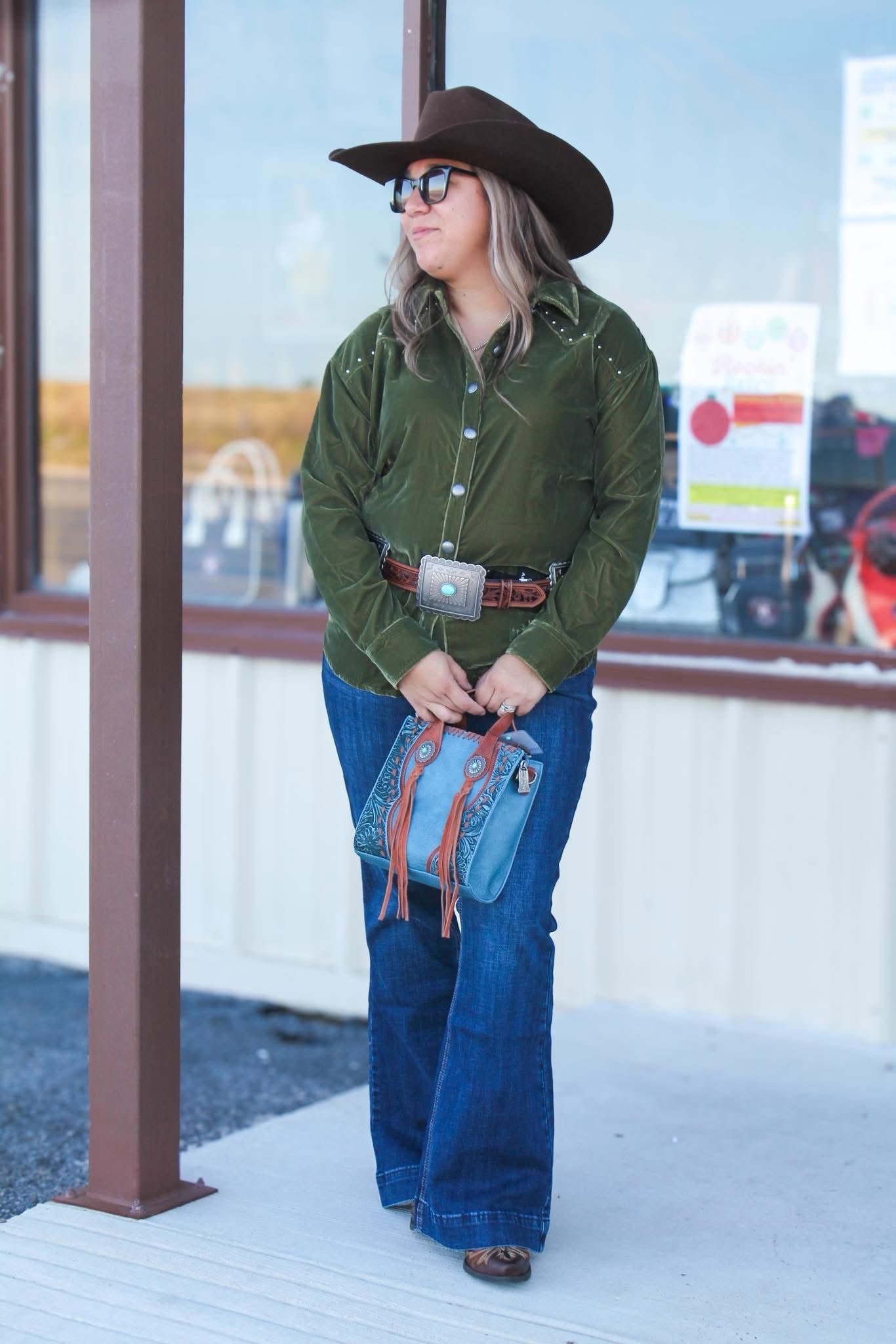 (Copy) ROCK & ROLL DENIM WOMEN'S OVERSIZED STUDDED OLIVE VELVET CONCHO BUTTON SHIRT