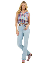 Load image into Gallery viewer, Wrangler X Lainey Wilson Boot Hugger Bleach
