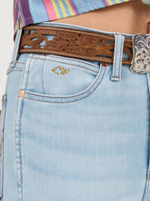Load image into Gallery viewer, Wrangler X Lainey Wilson Boot Hugger Bleach

