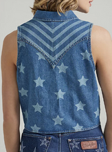Load image into Gallery viewer, Wrangler Woman&#39;s Denim Star Cutoff Top
