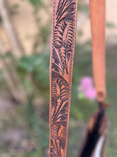 Load image into Gallery viewer, Cowhide &amp; Fringe American Darling Purse
