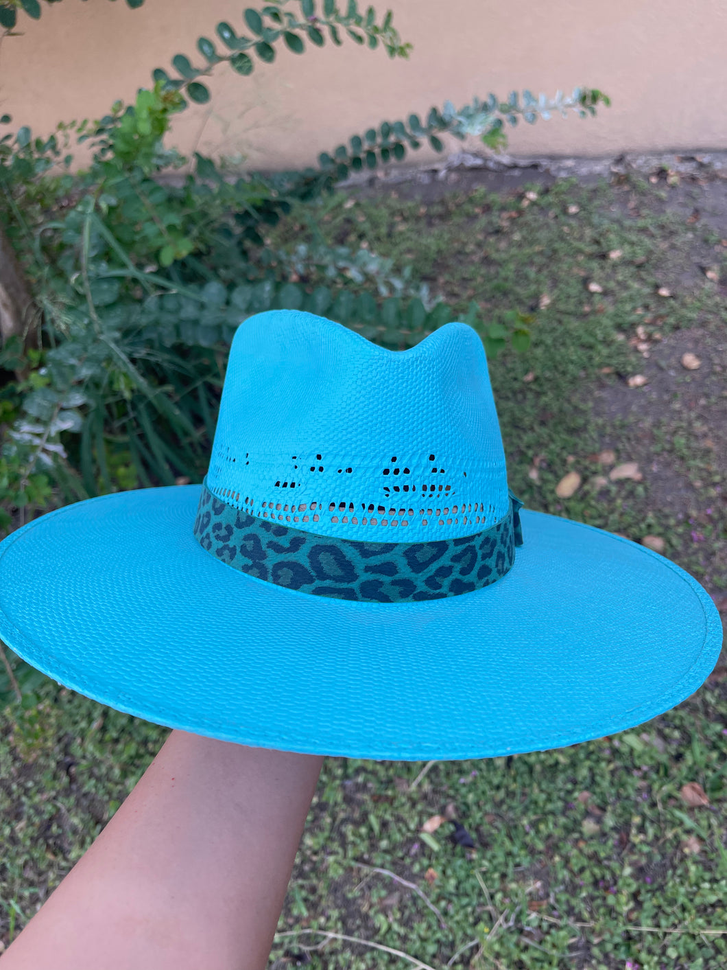 🤠Twister Turquoise Hat W/ Leopard Band