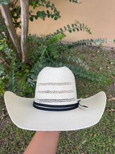 Load image into Gallery viewer, 🤠Bailey Straw Hat W/ Black Band
