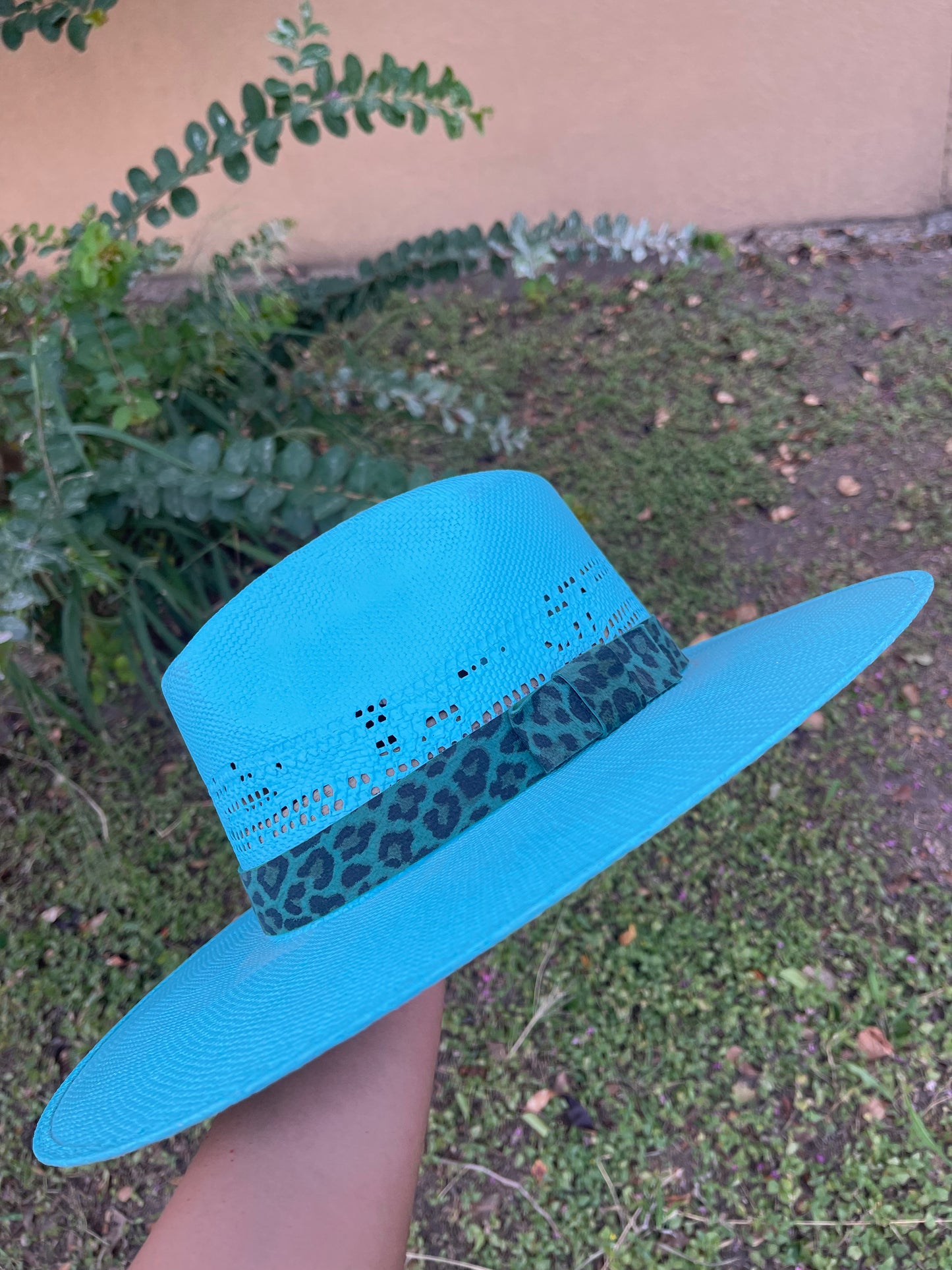 🤠Twister Turquoise Hat W/ Leopard Band