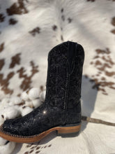 Load image into Gallery viewer, Tanner Mark Youth Shimmer Black - Dakota
