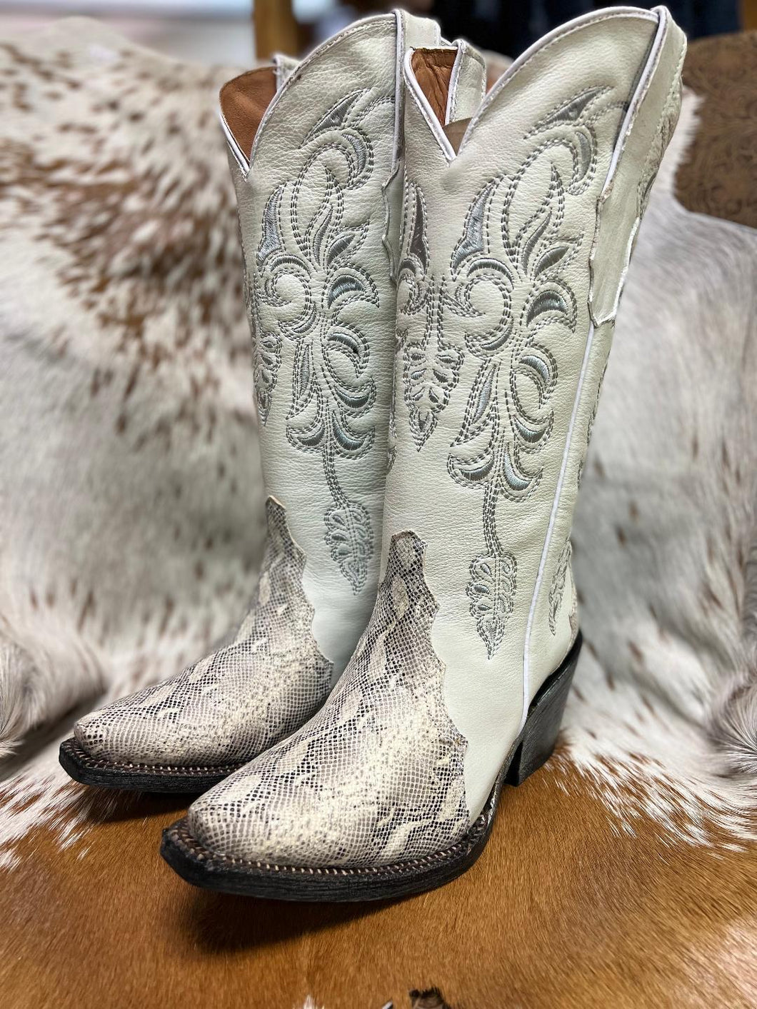Tanner Mark Bone Calf & Carunga- EMMA