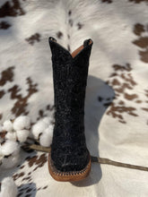 Load image into Gallery viewer, Tanner Mark Youth Shimmer Black - Dakota
