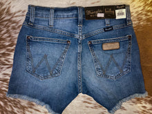 Load image into Gallery viewer, Wrangler Retro Bailey High-Rise Shorts
