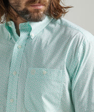 Load image into Gallery viewer, Wrangler George Strait SS Turquoise &amp; White Button Up
