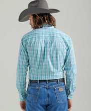 Load image into Gallery viewer, Wrangler George Strait Plaid LS
