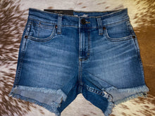 Load image into Gallery viewer, Wrangler Retro Bailey High-Rise Shorts
